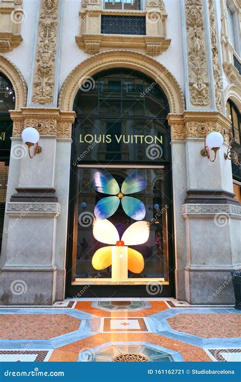 louis vuitton milan italy|Louis Vuitton milano black friday.